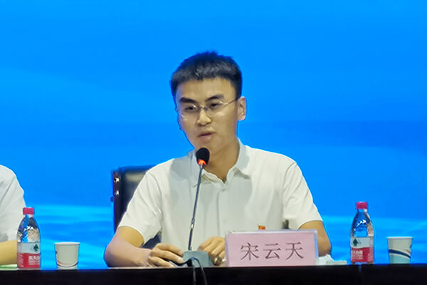 孟莊鎮(zhèn)黨委副書記、鎮(zhèn)長宋云天