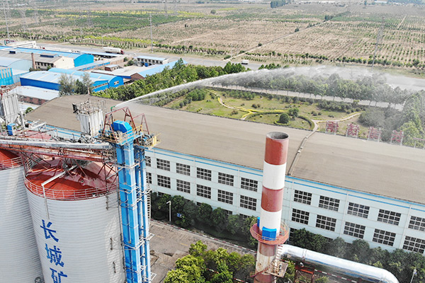 新鄉(xiāng)長城機械礦渣微粉生產(chǎn)線高空噴霧