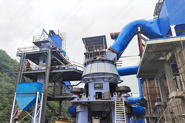 吉林年產(chǎn)30萬(wàn)噸礦粉線(xiàn)項(xiàng)目安裝調(diào)試現(xiàn)場(chǎng)